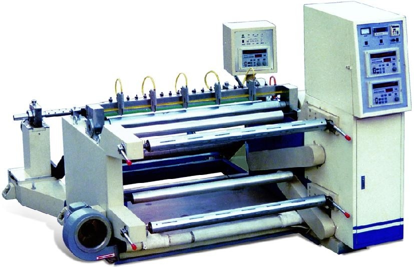 เครื่องตัดและตัดความแม่นยำสูงสำหรับการตัดชิ้นส่วน CPE / PVC