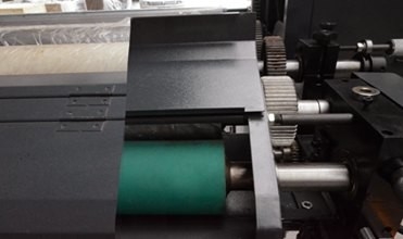 เครื่องพิมพ์เฟล็กโซสี่สีประหยัดพลังงาน / เครื่องกดพิมพ์ 4 สีขนาดใหญ่