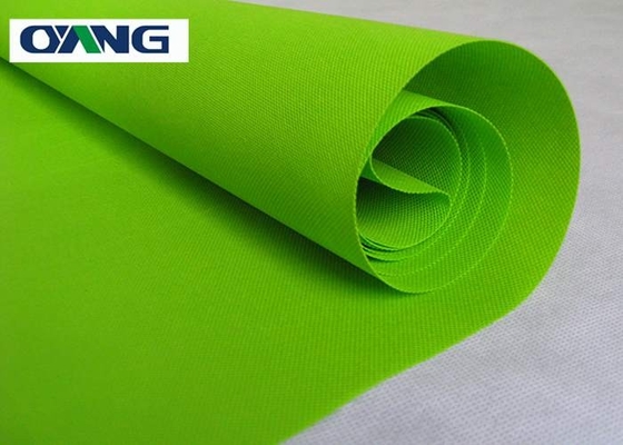 สีเขียว 100% PP ผ้า Nonwoven สำหรับถุงช้อปปิ้ง / ของขวัญกระเป๋า